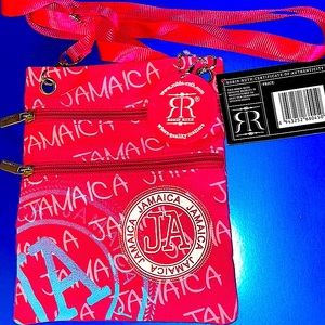 NWT, Robin Ruth Crossbody Travel Bag. Pink Jamaica